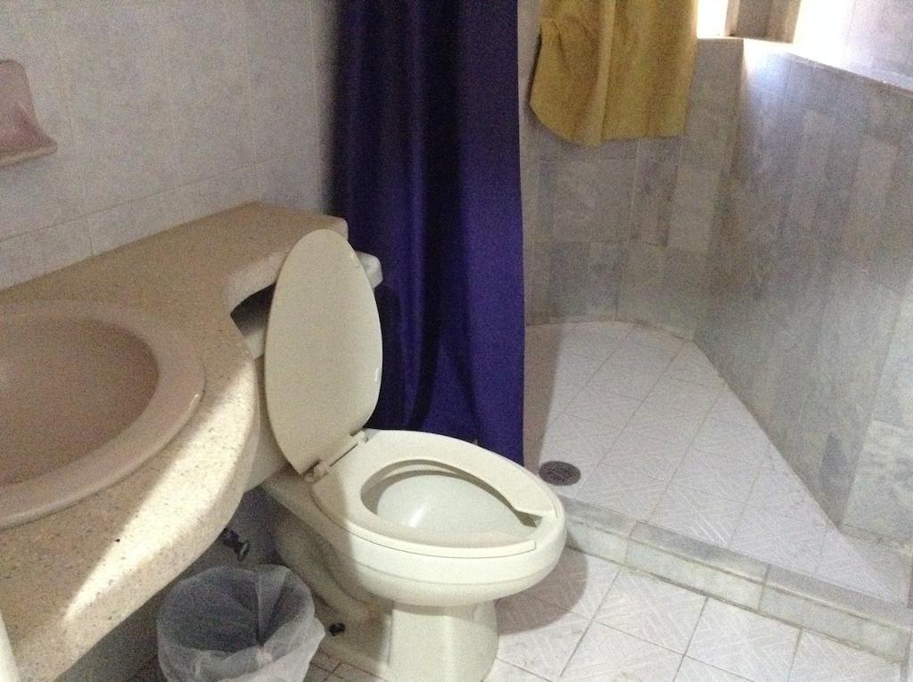 Hotel Arturo'S Zihuatanejo Kamer foto