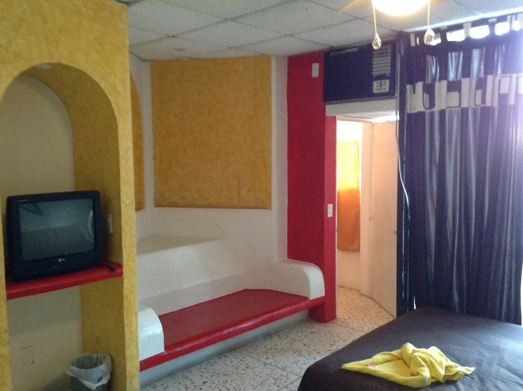 Hotel Arturo'S Zihuatanejo Buitenkant foto