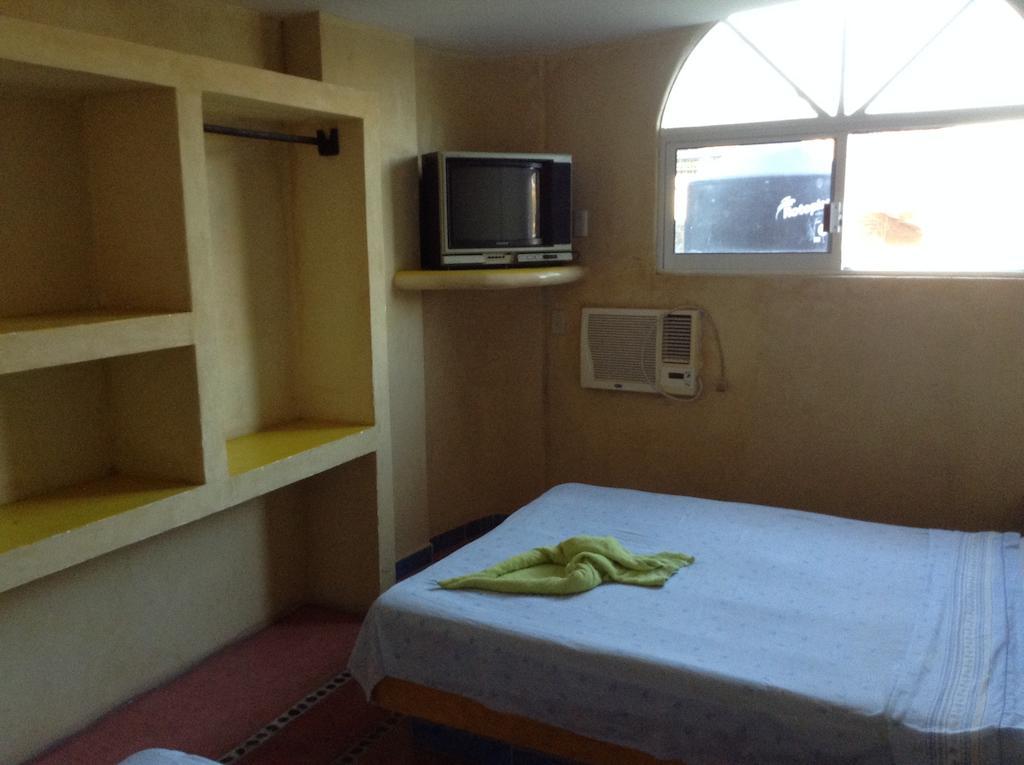 Hotel Arturo'S Zihuatanejo Buitenkant foto